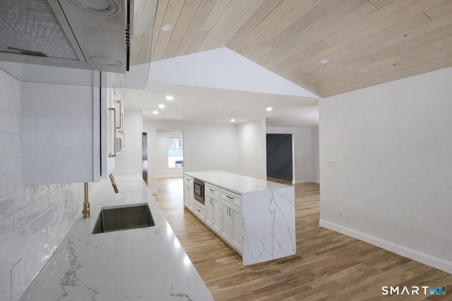 60 Fox Chase Lane West Hartford CT 06107