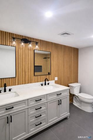 60 Fox Chase Lane West Hartford CT 06107