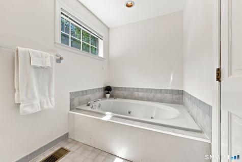 21 Ethan Drive Windsor CT 06095