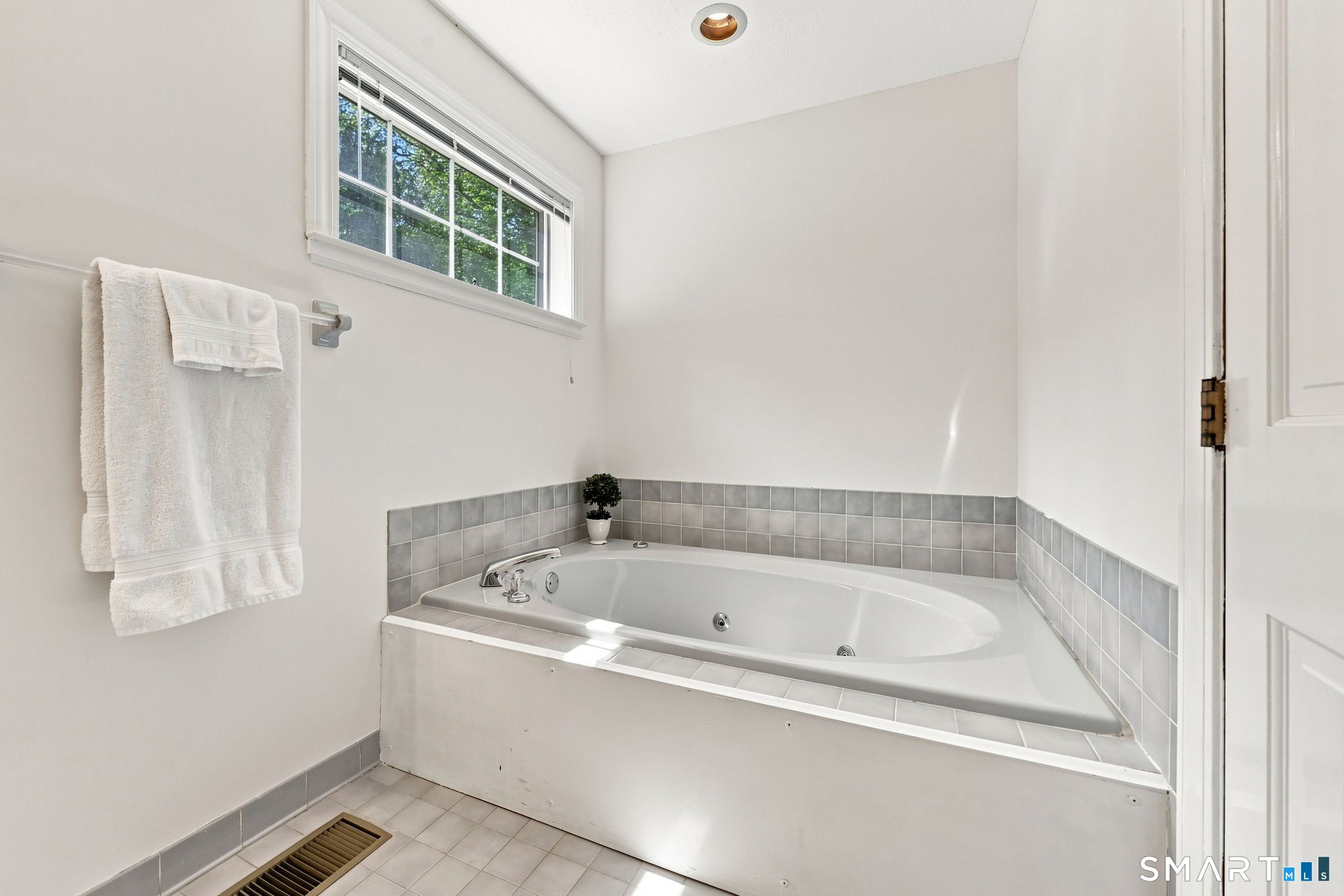 21 Ethan Drive Windsor CT 06095