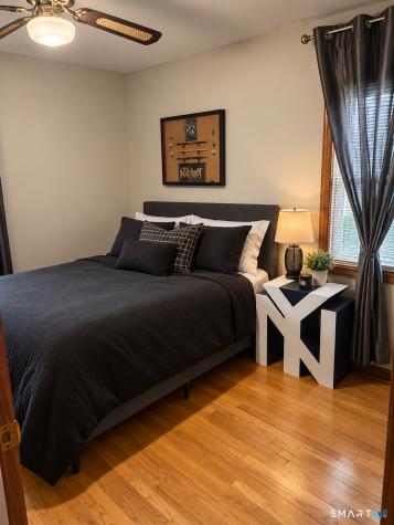 11 Laura Lane New Haven CT 06513
