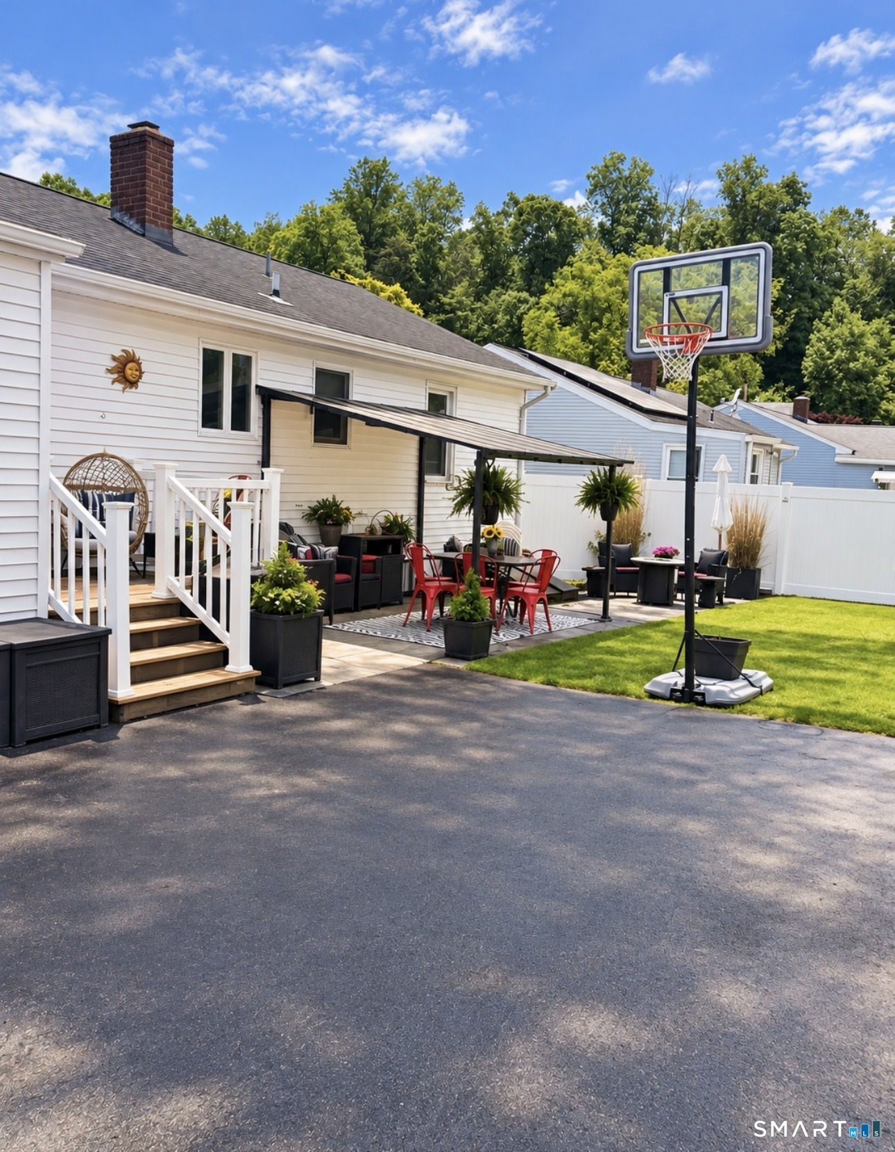 11 Laura Lane New Haven CT 06513