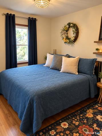 11 Laura Lane New Haven CT 06513