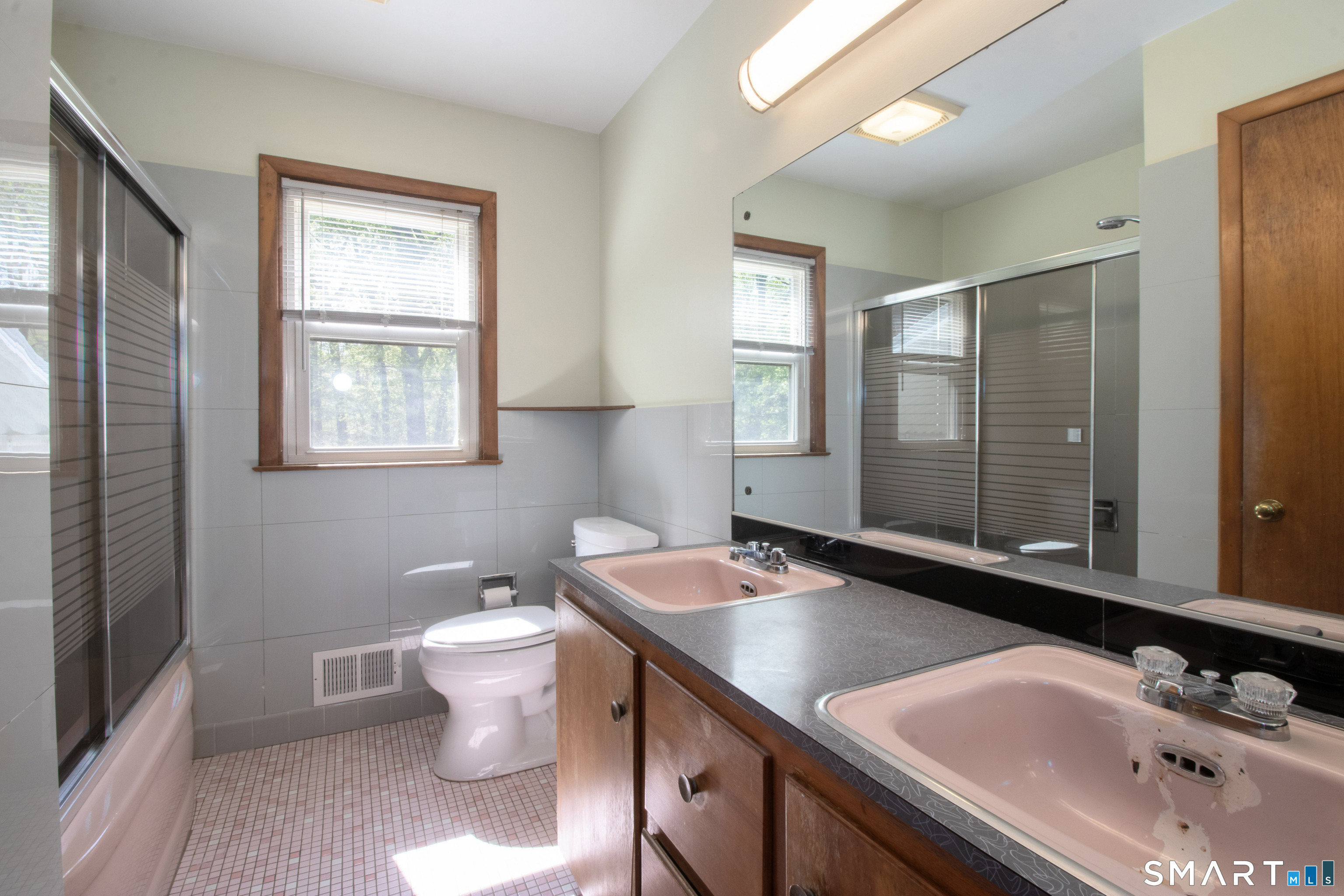 571 Avon Drive Orange CT 06477