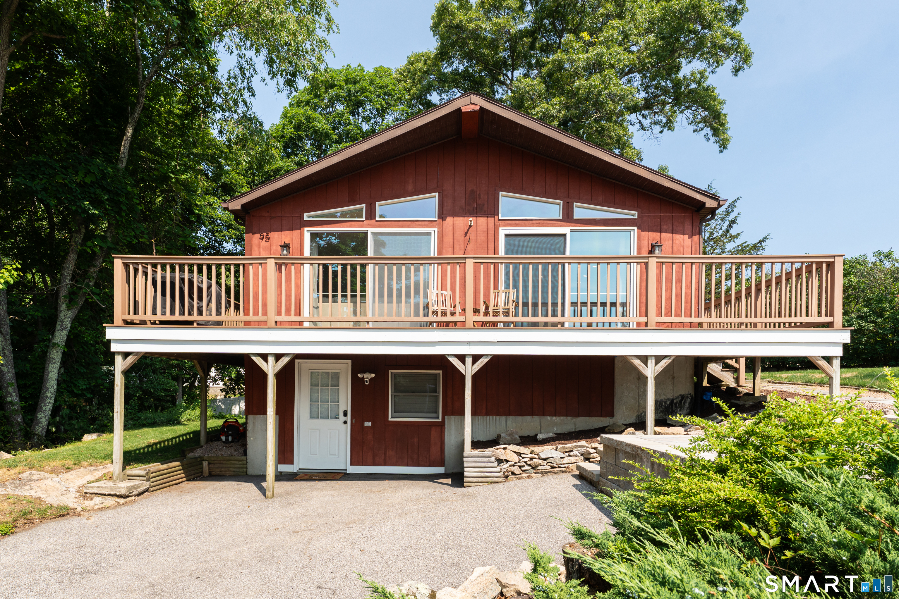 95 Crest Drive Groton CT 06355