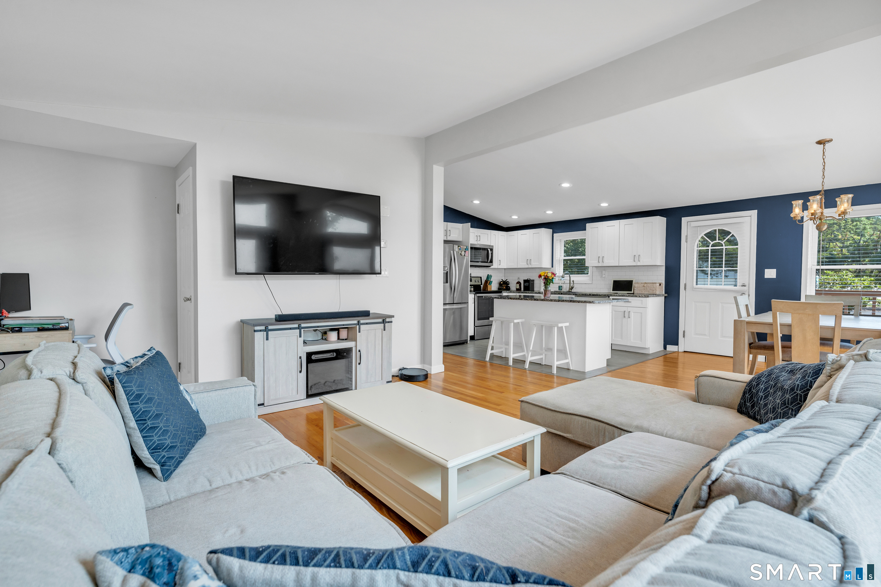 95 Crest Drive Groton CT 06355