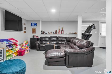 95 Crest Drive Groton CT 06355