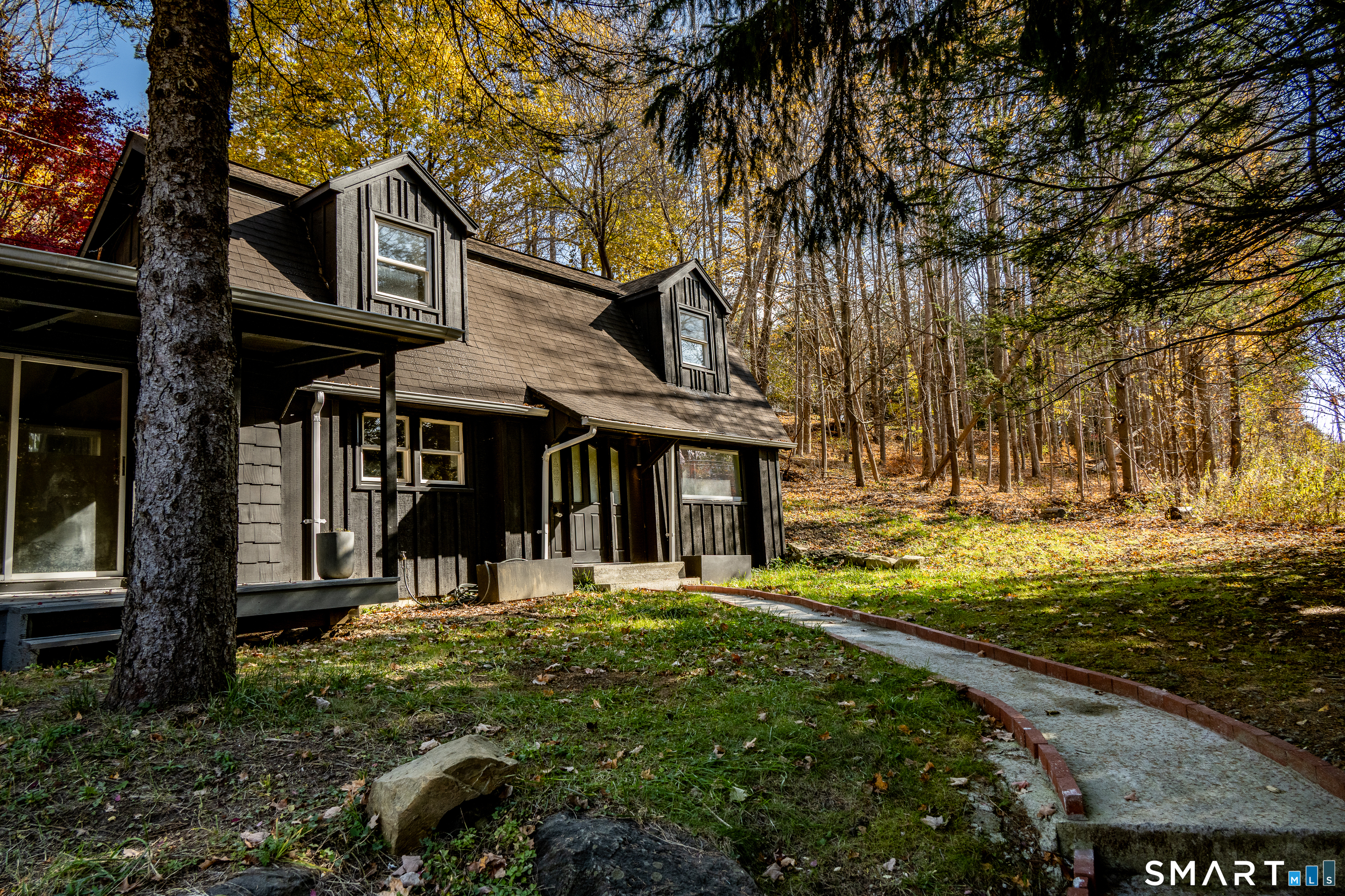 E. Main Street Canaan CT 06018
