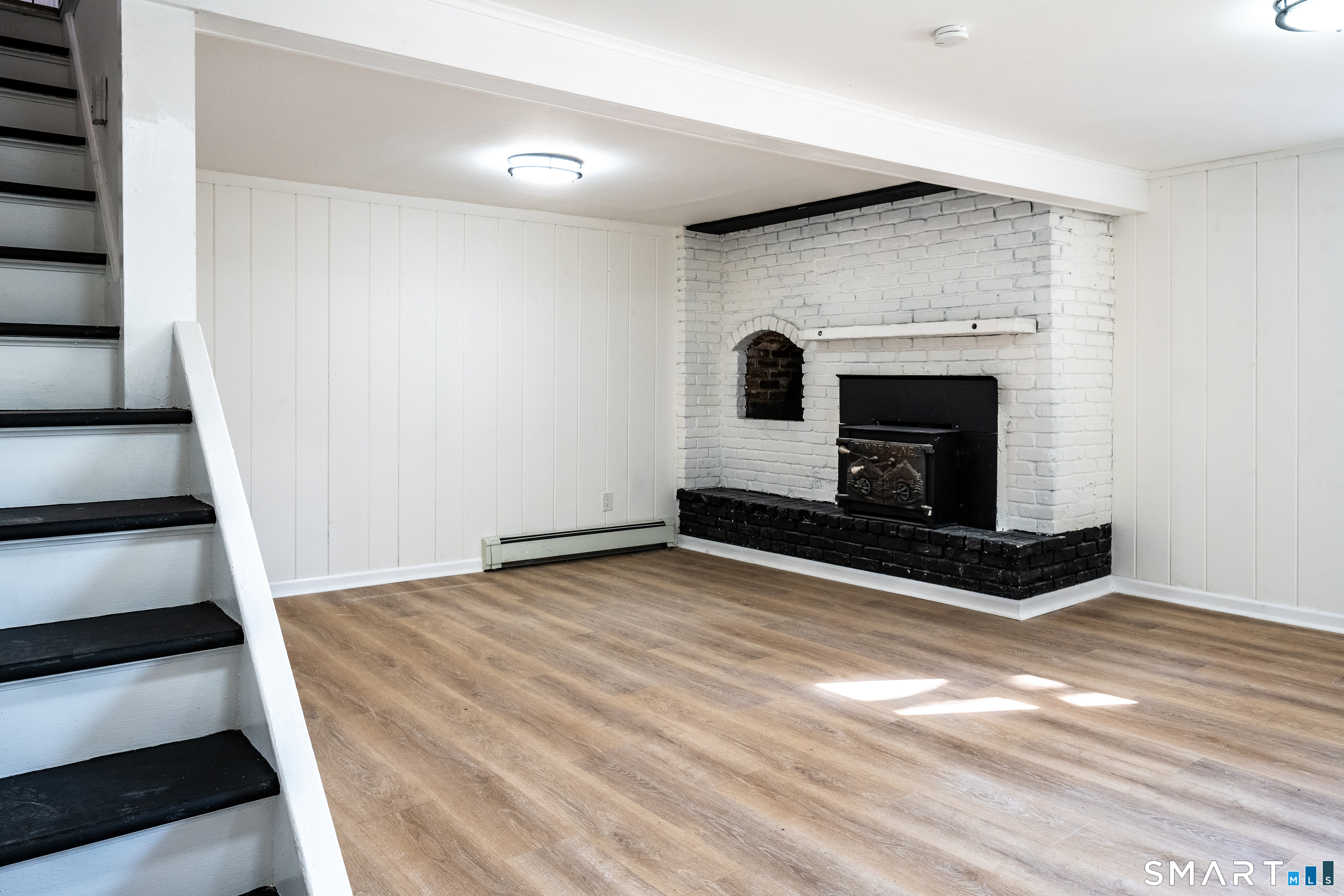 E. Main Street Canaan CT 06018