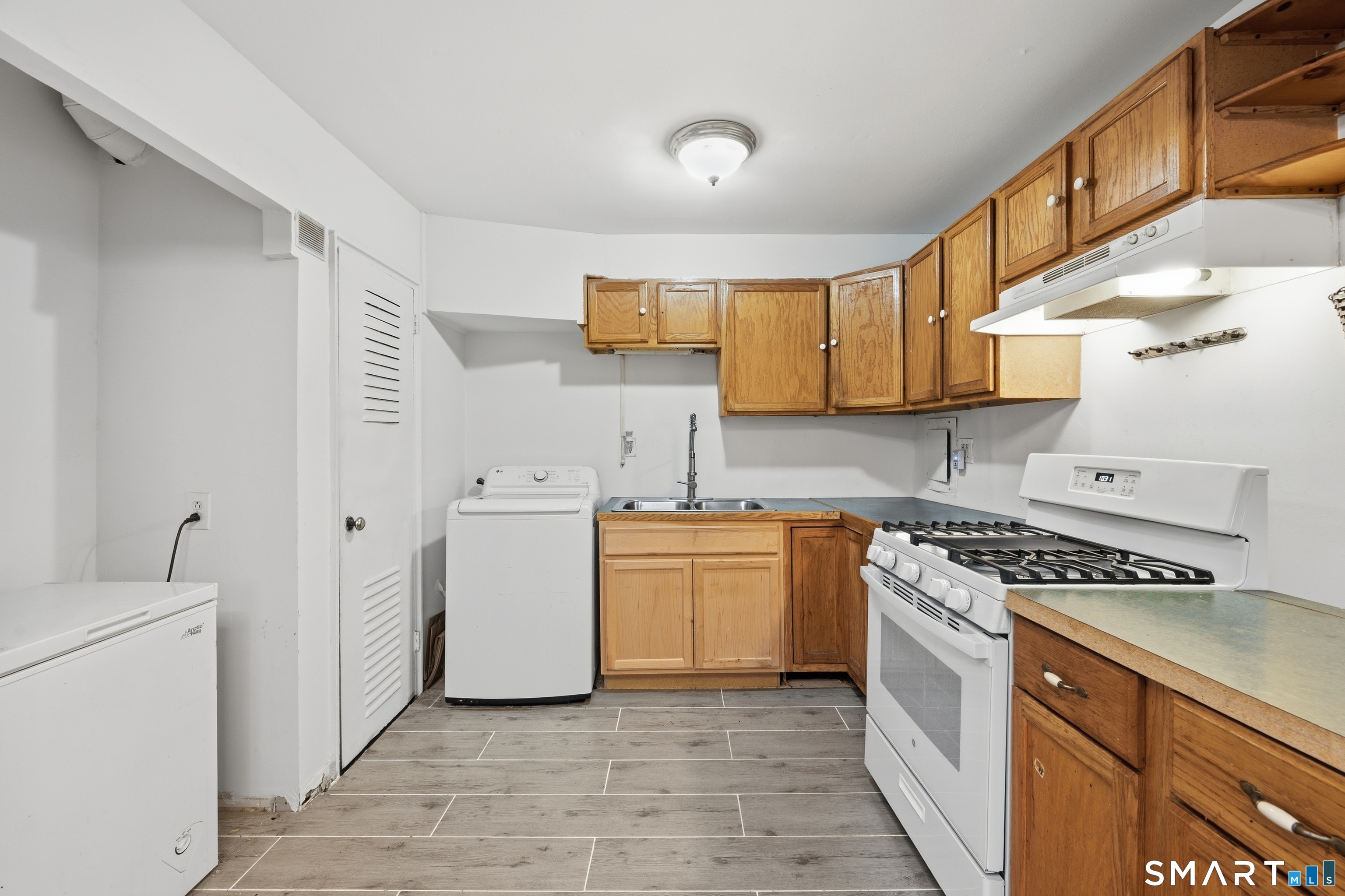 190 Mcgrath Court Stratford CT 06615