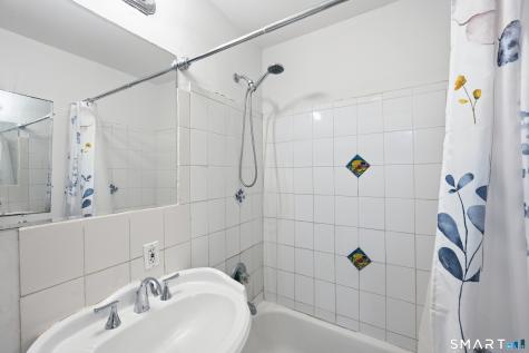 190 Mcgrath Court Stratford CT 06615
