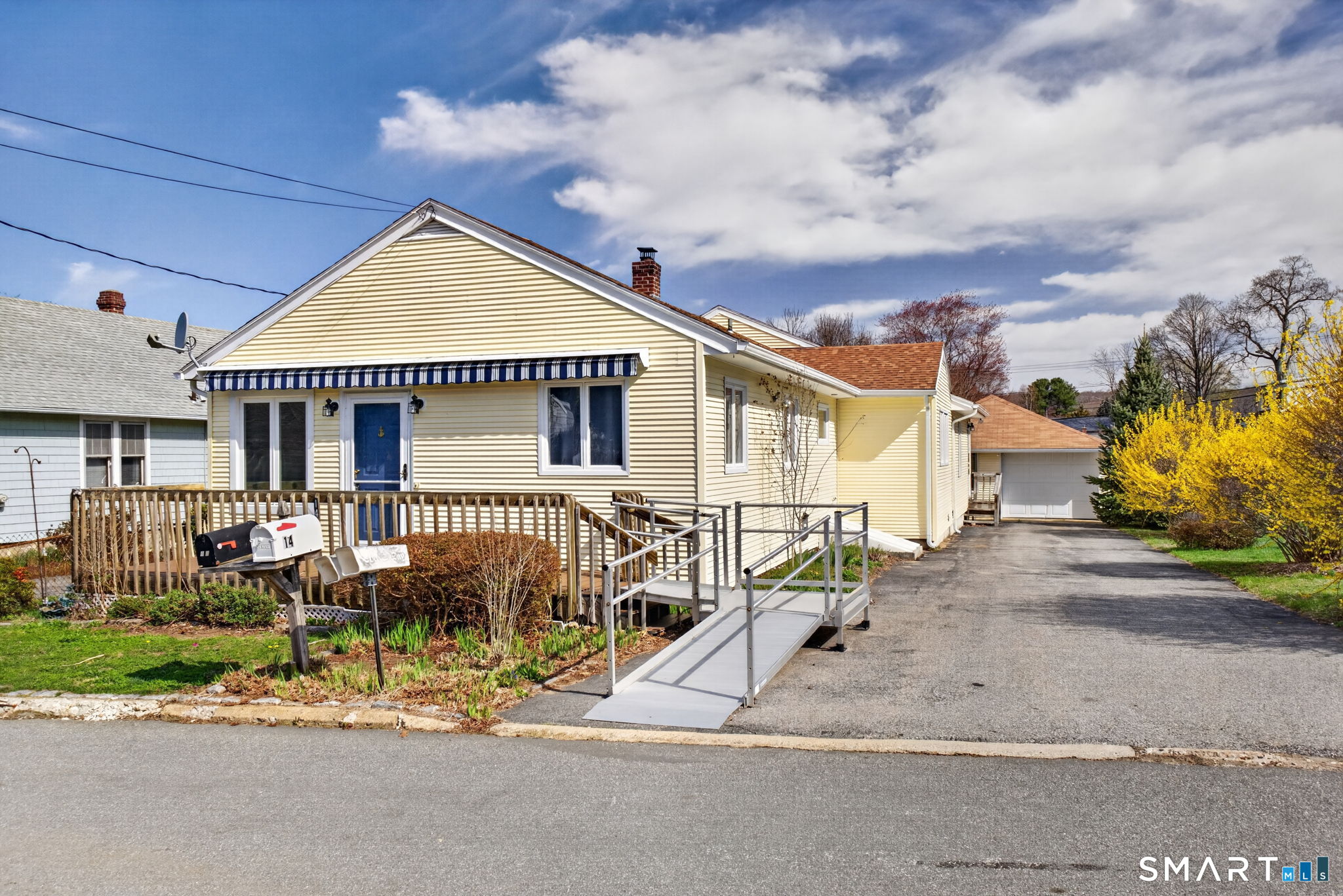 14 Second Avenue Waterford CT 06385