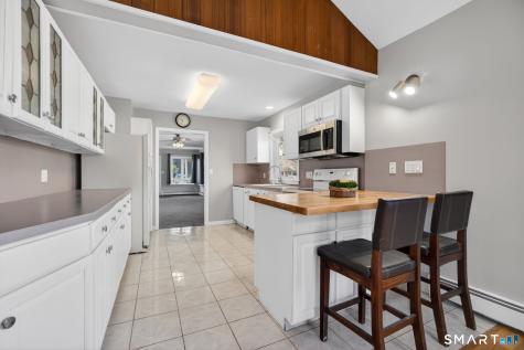 14 Second Avenue Waterford CT 06385