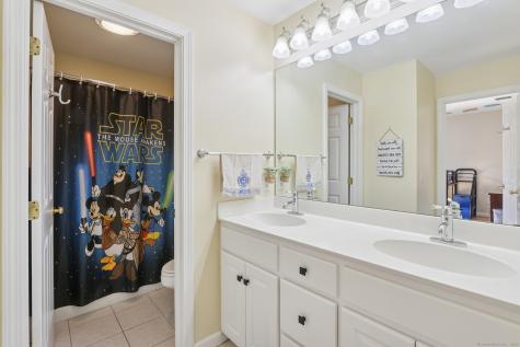 247 Old Farms Road Simsbury CT 06070