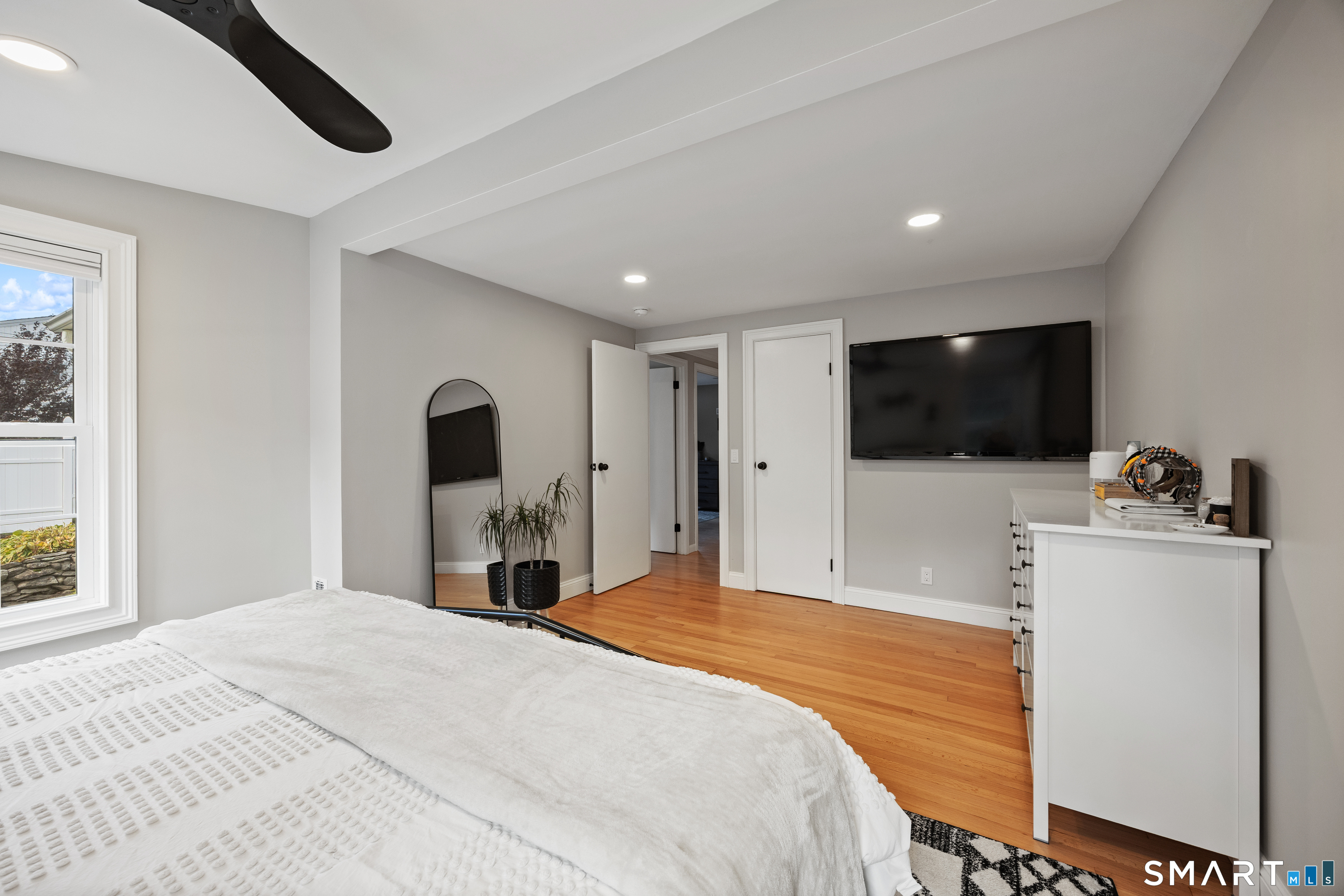 16 Paramount Drive Seymour CT 06483