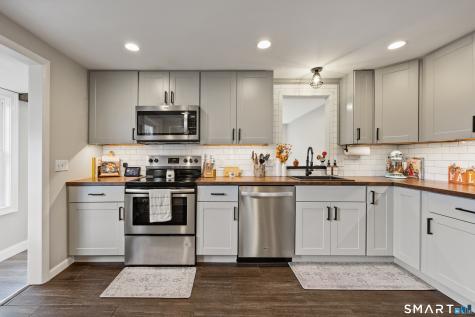 16 Paramount Drive Seymour CT 06483