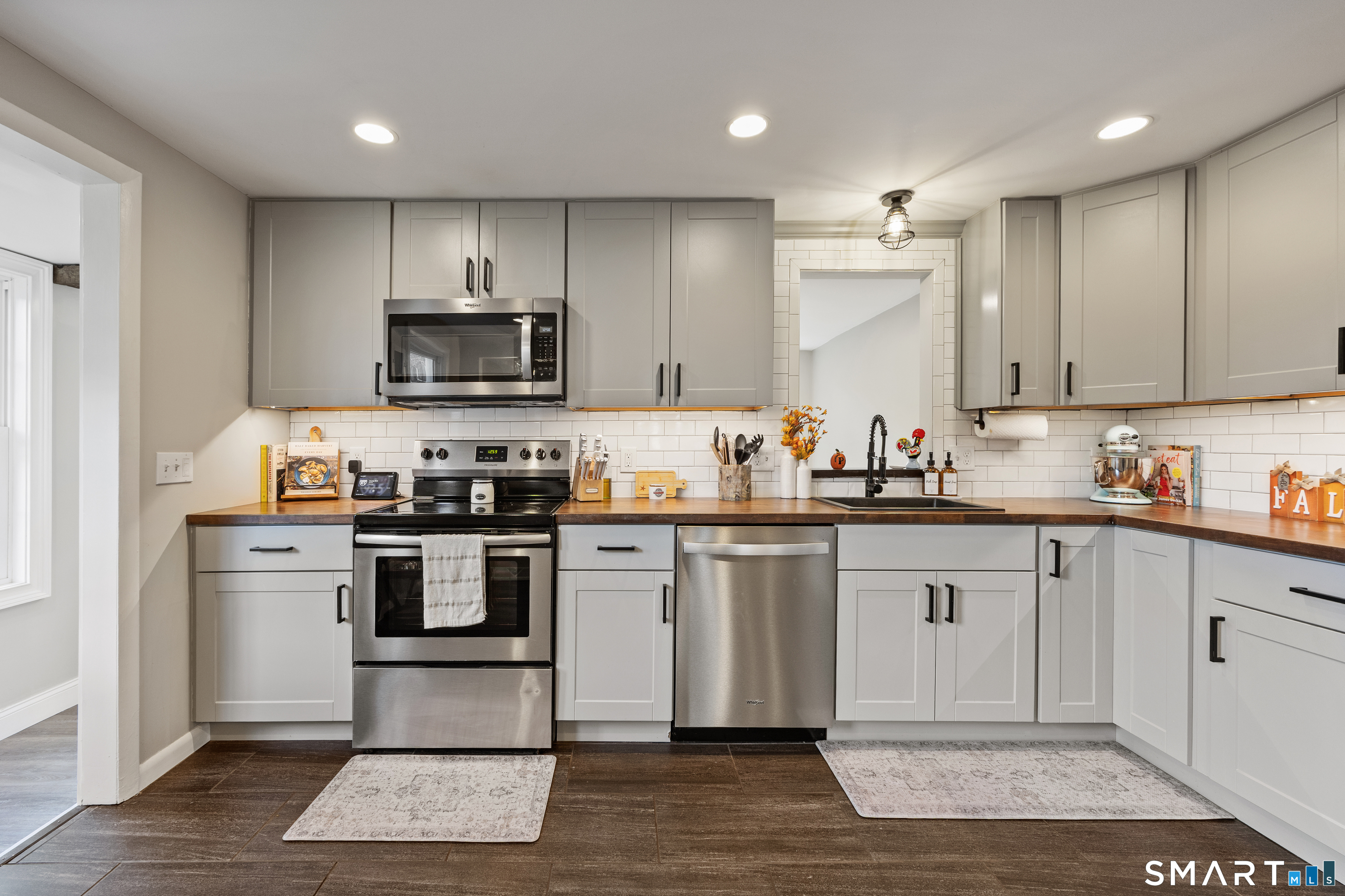 16 Paramount Drive Seymour CT 06483