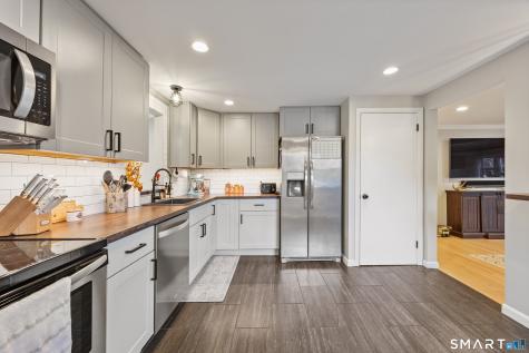 16 Paramount Drive Seymour CT 06483