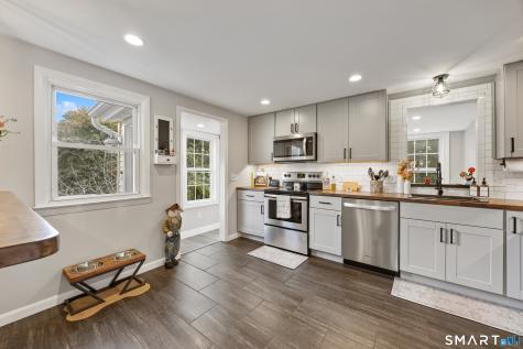 16 Paramount Drive Seymour CT 06483