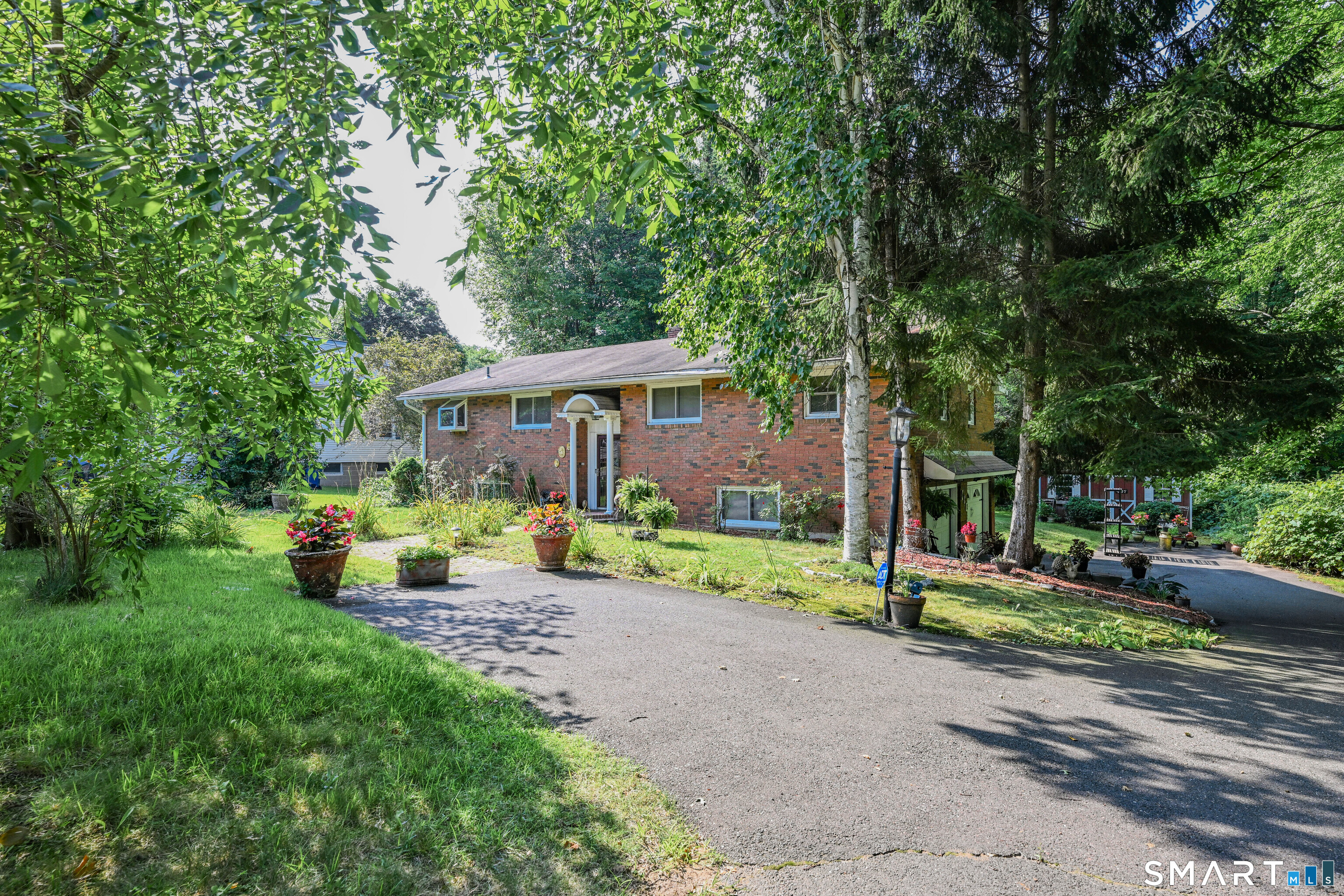 437 West Wolcott Avenue Windsor CT 06095