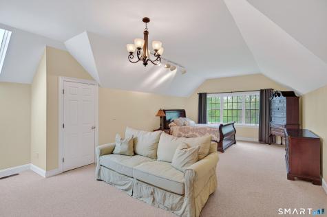 16 Farm Meadow Road Newtown CT 06470