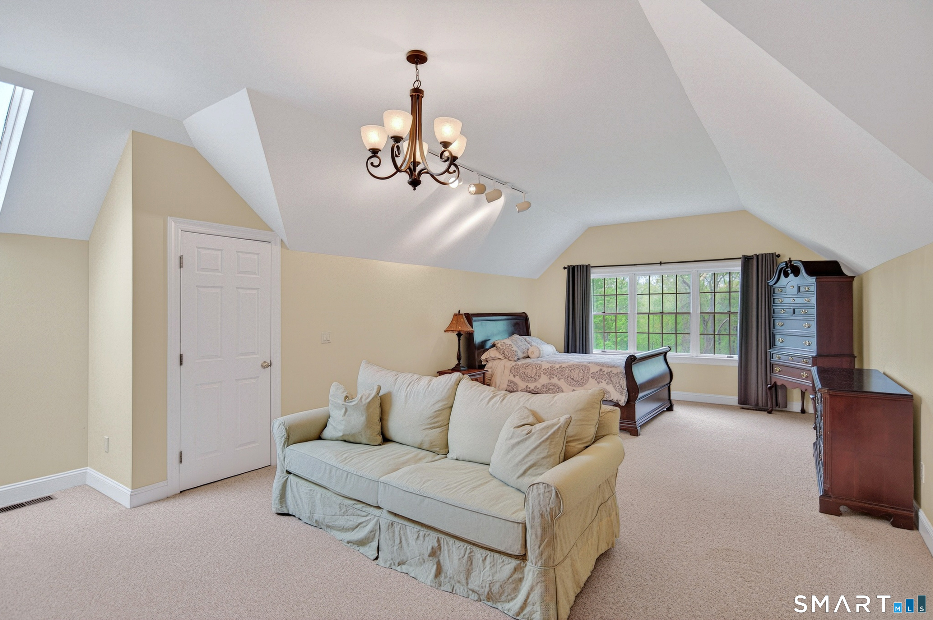 16 Farm Meadow Road Newtown CT 06470