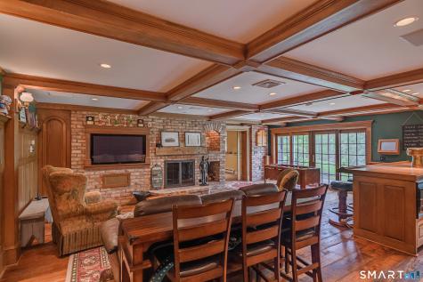 16 Farm Meadow Road Newtown CT 06470