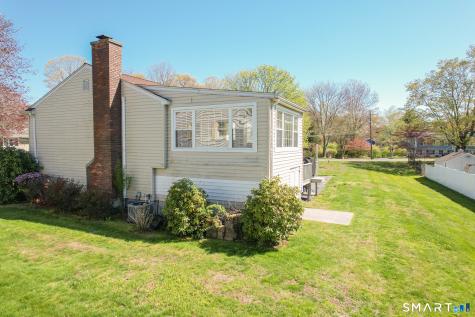 10 Brightwood Lane Branford CT 06405