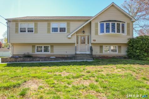 10 Brightwood Lane Branford CT 06405
