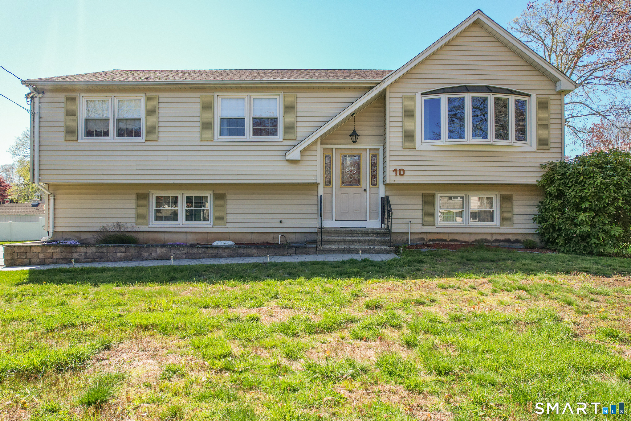 10 Brightwood Lane Branford CT 06405