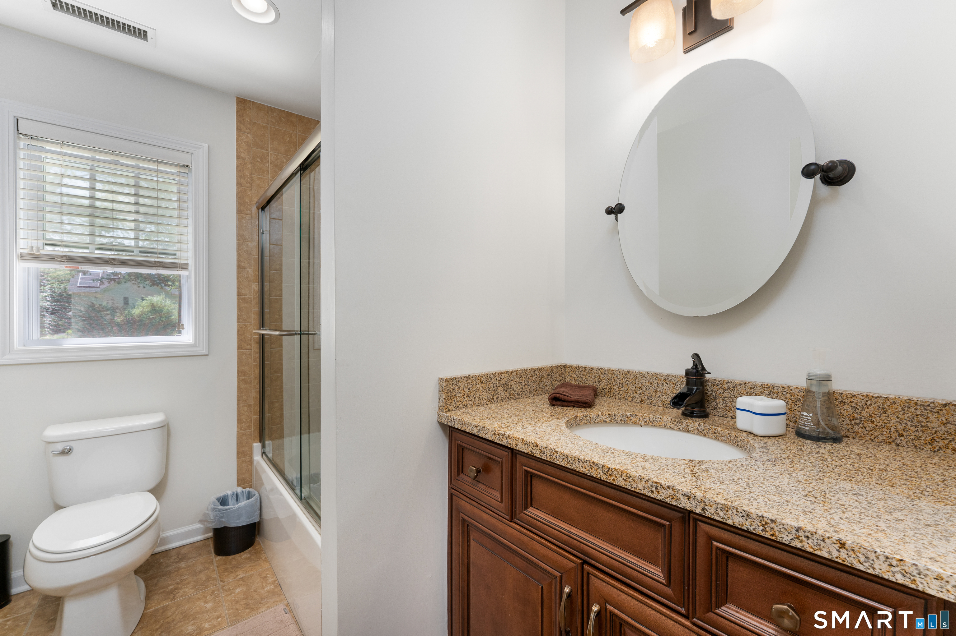 261 Spring Road North Haven CT 06473