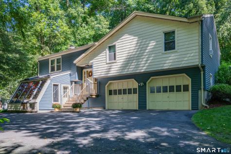 805 Neipsic Road Glastonbury CT 06033