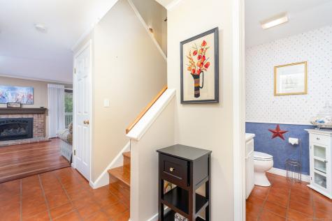 2 Highland Square Avon CT 06001