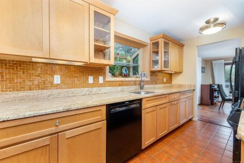 2 Highland Square Avon CT 06001