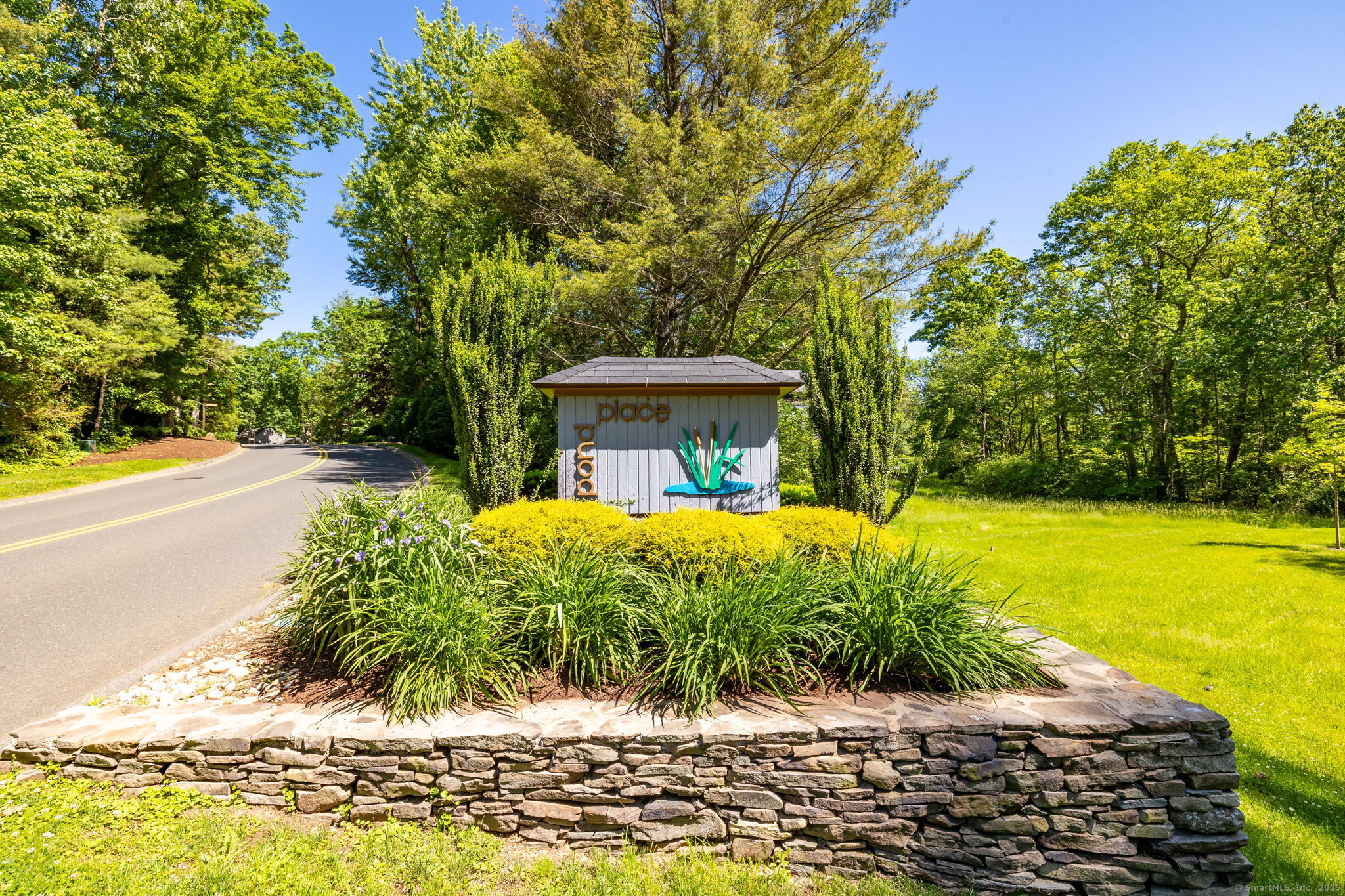 2 Highland Square Avon CT 06001