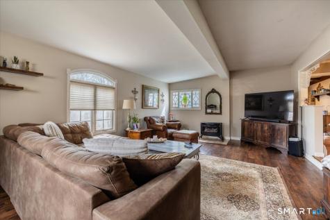 5 Mount Pleasant Road Newtown CT 06470