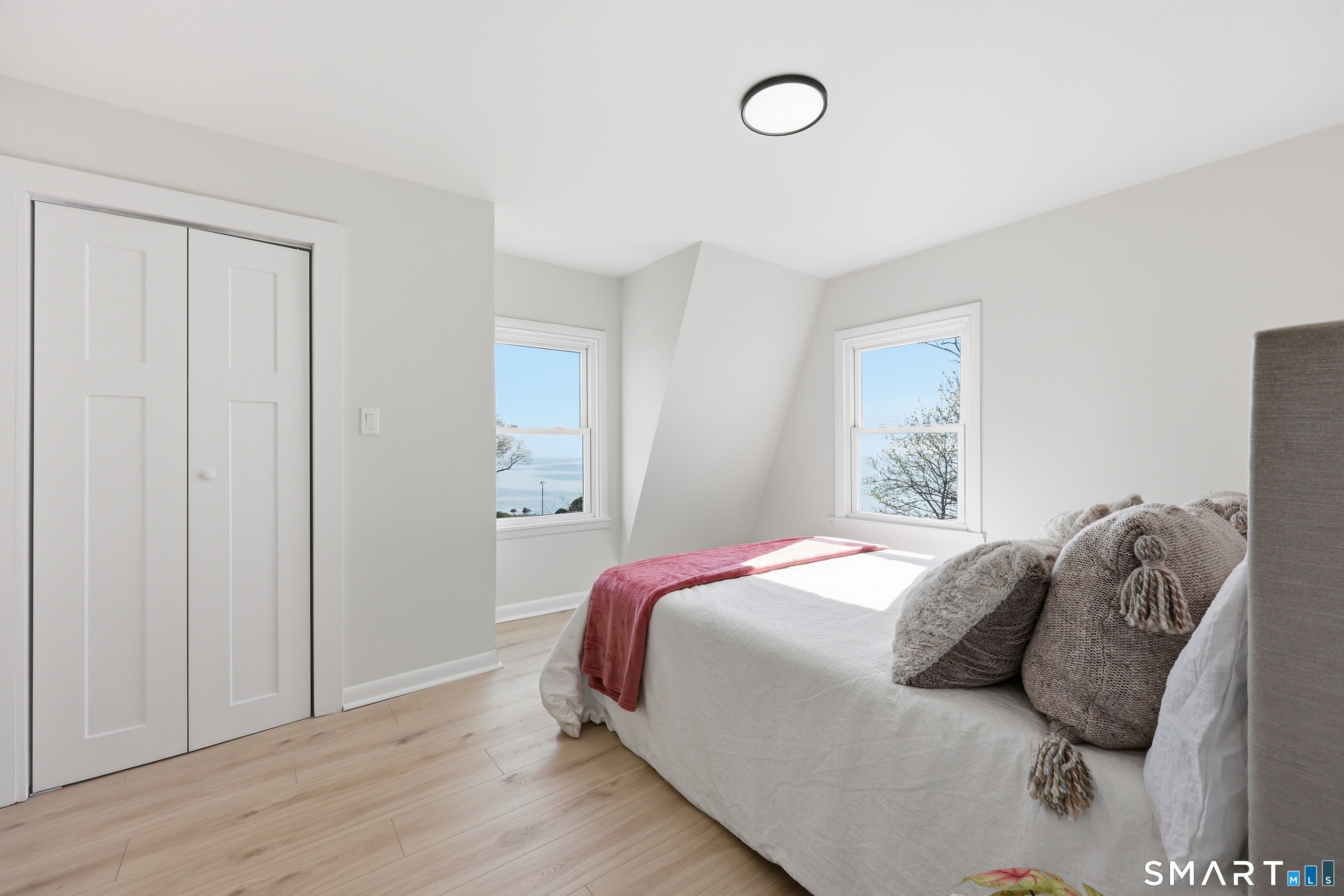 467 Ocean Avenue West Haven CT 06516