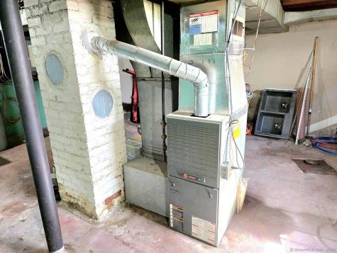 127 Hollywood Avenue West Hartford CT 06110