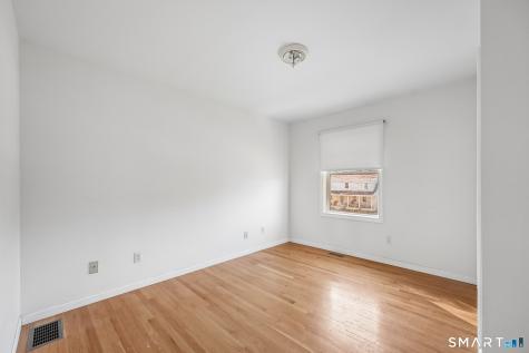 15 Barker Place Branford CT 06405