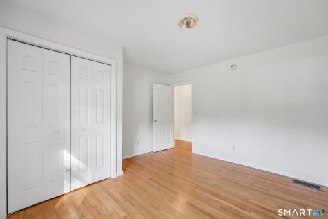 15 Barker Place Branford CT 06405