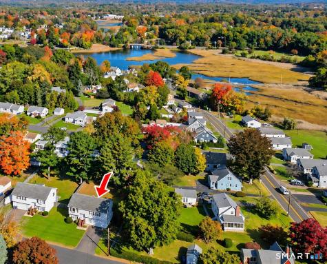 15 Barker Place Branford CT 06405