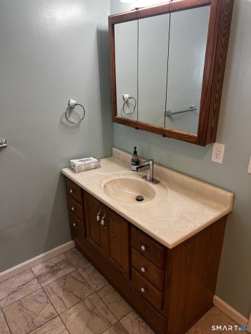 9 Dakota Trail Bristol CT 06010