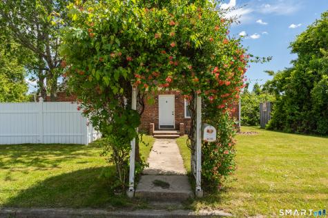 15 Hamast Avenue Waterford CT 06385