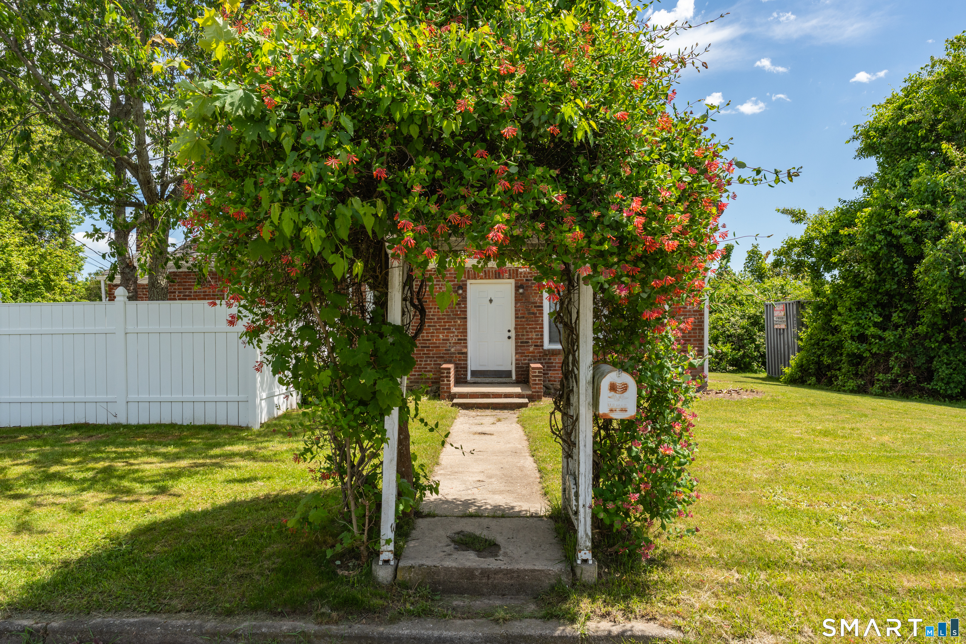 15 Hamast Avenue Waterford CT 06385