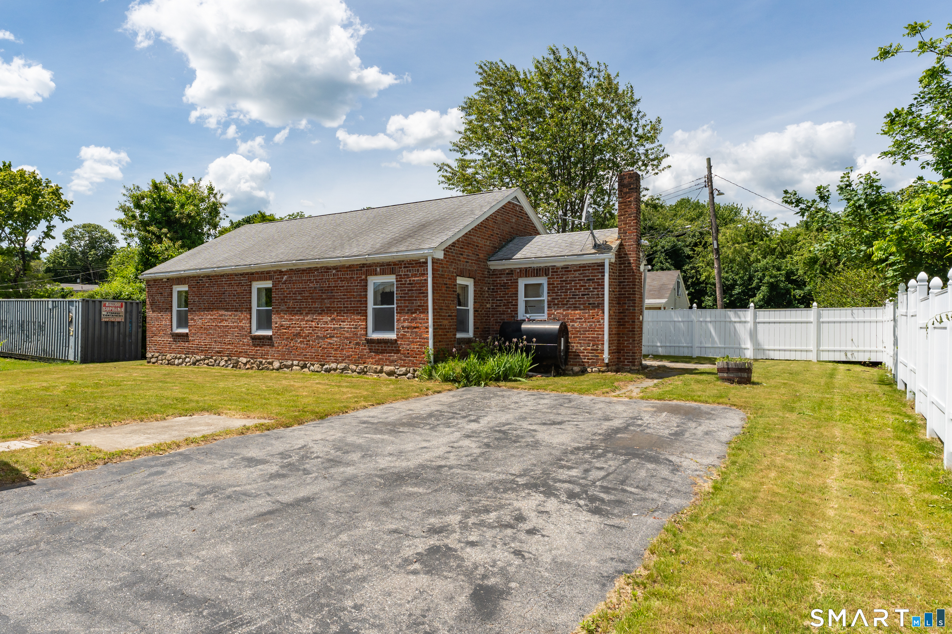 15 Hamast Avenue Waterford CT 06385
