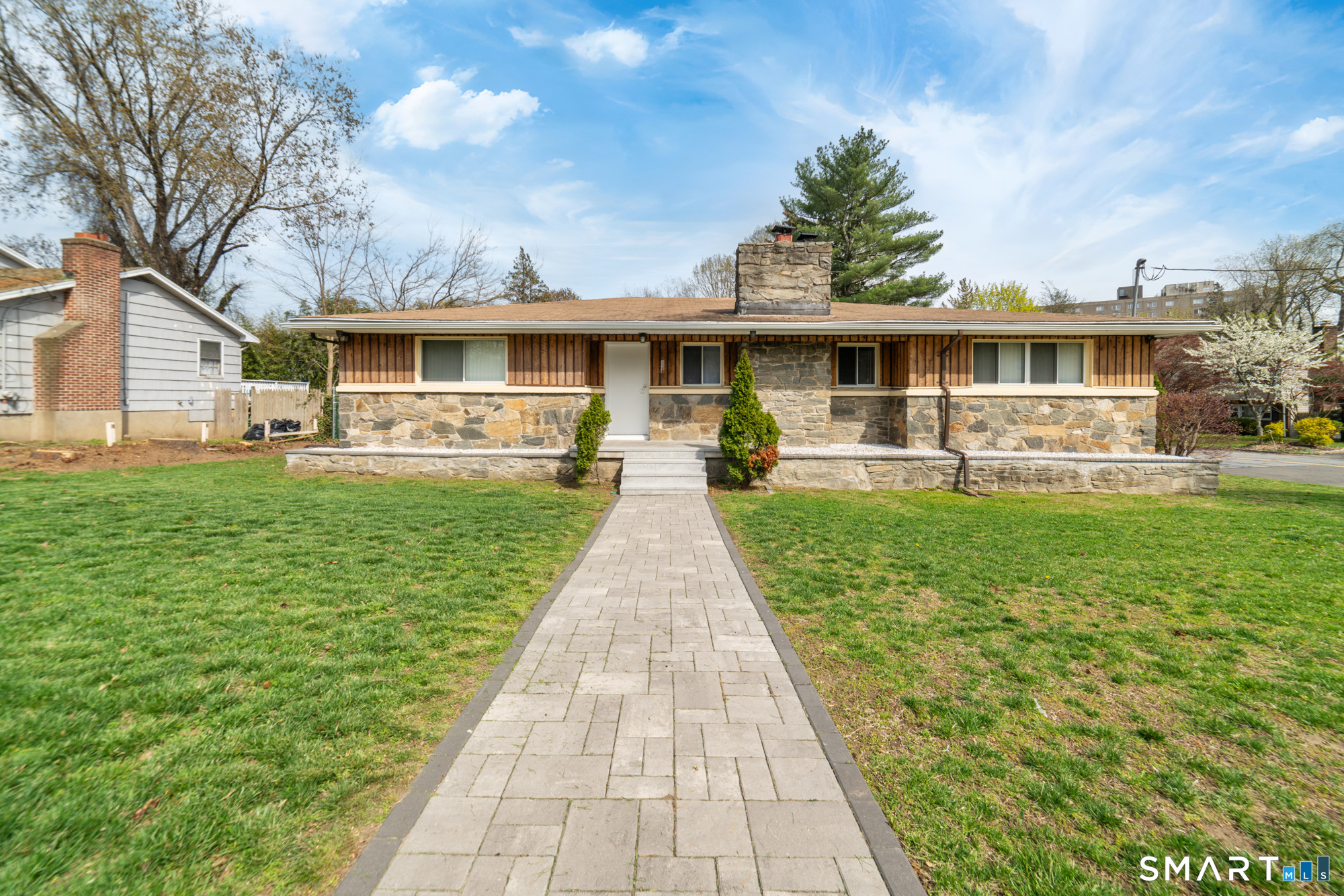 2776 East Main Street Bridgeport CT 06610