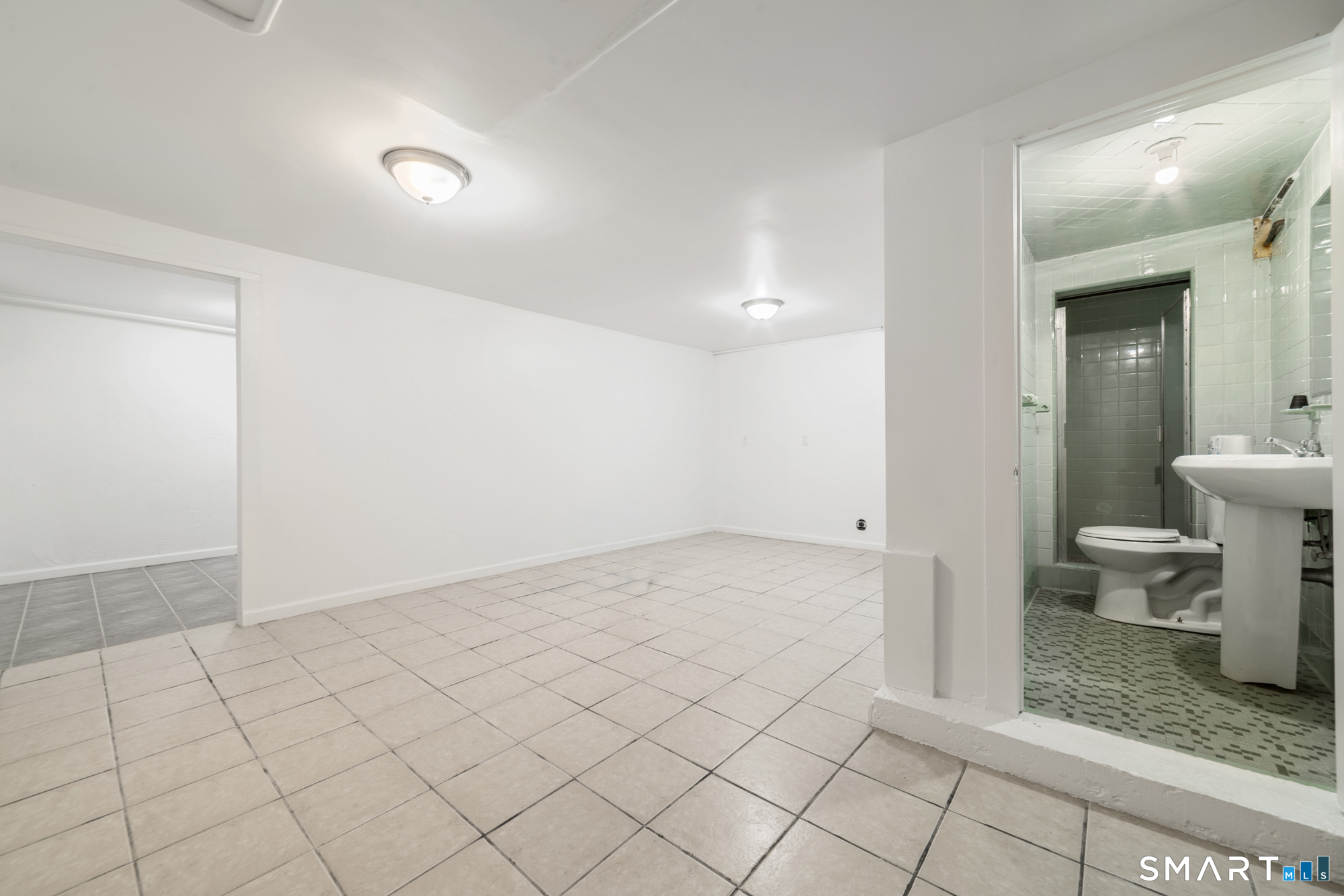 2776 East Main Street Bridgeport CT 06610