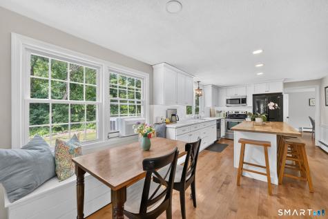 4 Lincoln Lane Simsbury CT 06089