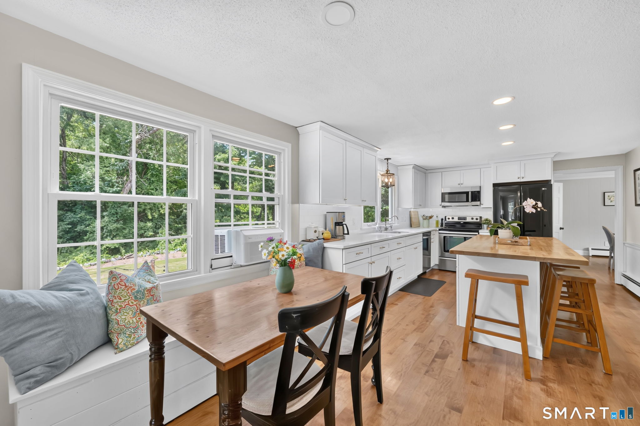 4 Lincoln Lane Simsbury CT 06089