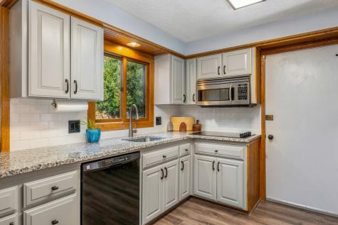 81 Bouldercrest Lane Vernon CT 06066